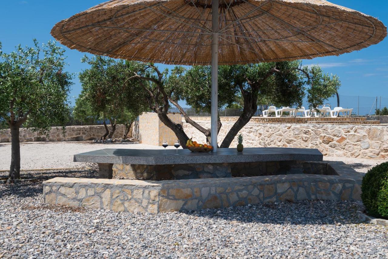 Hacienda Nikolic Villa Milna  Bagian luar foto